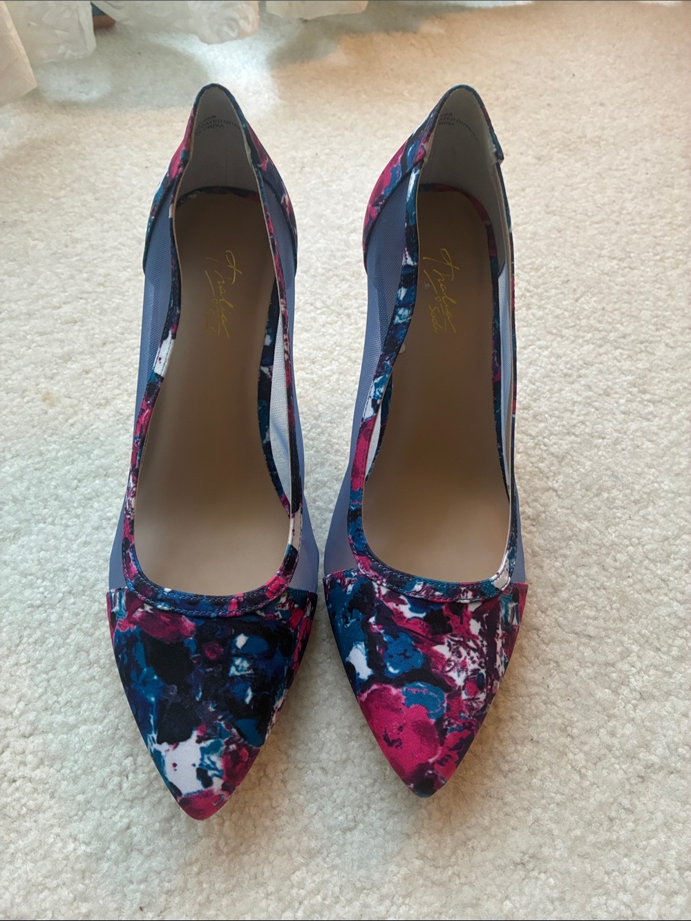 Thalia Sodi Natalia Abstract Floral Pink/Blue/White 4” heel 8.5w New w/o Tags